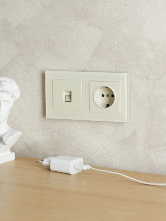 BRITE Рамка 2 поста РУ-2-2-БрВа стекло ванильный IEK BR-M22-G-K10