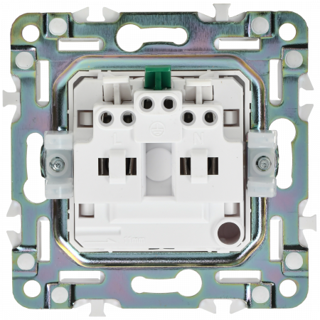 SKANDY Розетка с заземлением с защитными шторками 16А SK-R04W арктический белый IEK SK-R14-16-K01