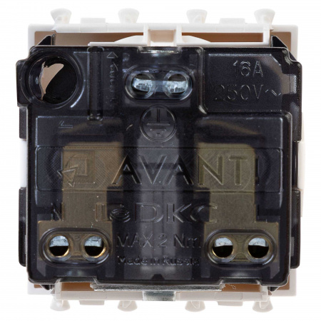 Avanti Розетка ''Белое облако'', 2P+E, с защитными шторками, 2 модульная DKC 4400002