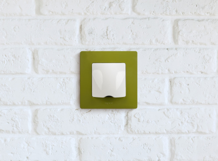 ETIKA Вывод кабеля IP21 белый Legrand 672229