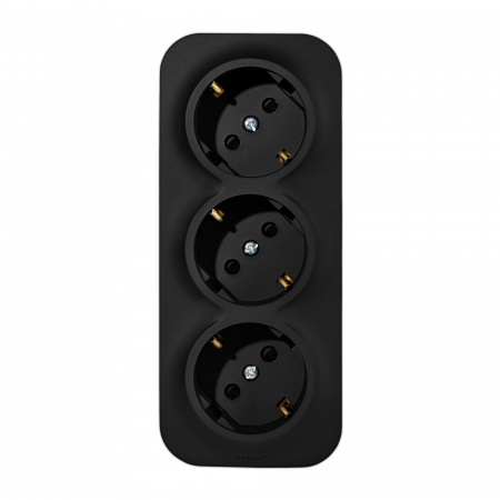 Розеточный блок тройной (розетка тройная) с       заземлением -Legrand Quteo - с предварительным    подключением со шторками IP20 16А 250В винтовые   зажимы накладной монтаж - чёрный матовый 782473