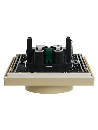 FORTE&PIANO Розетка 2-местная с заземлением без защитных шторок безвинтовое крепление 16А FP424 ваниль IEK FP-R21-16-1-K10