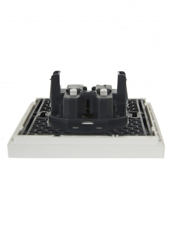 FORTE&PIANO Розетка 2-местная без заземления с защитными шторками безвинтовое крепление 10А FP225 белый IEK FP-R23-10-1-K01