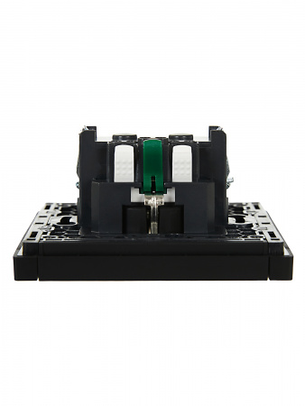 FORTE&PIANO Розетка 1-местная с заземлением с защитными шторками безвинтовое крепление 16А FP113 черный IEK FP-R14-16-1-K02