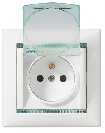 VALENA Розетка с заземлением с крышкой со шторками белая Legrand/Daccord 774220