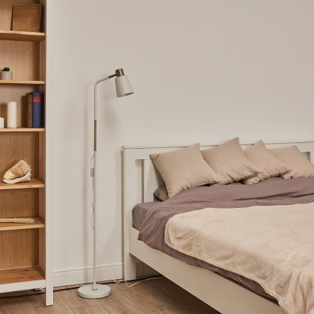 Торшер UML-T700 E27 WHITE напольный под лампу Е27 60W с регулировкой наклона Механический выключатель Белый ТМ Uniel UL-00010186