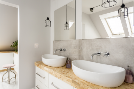 Розетка с заземлением IP44 - Legrand Etika - со шторками с защитной крышкой 16А 250В винтовые зажимы - слоновая кость Legrand/Daccord 672326