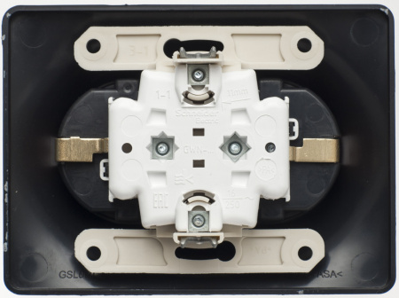 GLOSSA Розетка двойная с заземлением со шторками шоколад в сборе Systeme Electric GSL000826