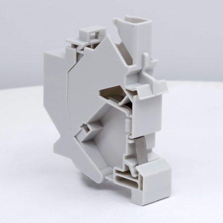 RNW1DIN Адаптер на DIN рейку для модулей Keystone (для модулей форм-фактора S19) DKC 