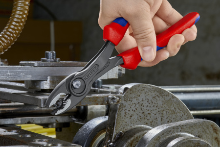 Клещи захватные TwinGrip 4 - 22 мм длина 200 мм черненные двухкомпонентные рукоятки KNIPEX KN-8202200