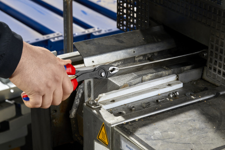 Клещи захватные TwinGrip 4 - 22 мм длина 200 мм черненные двухкомпонентные рукоятки KNIPEX KN-8202200