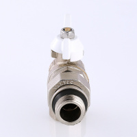 Кран шаровой угловой со сгоном 3/4' ВН белая ручка бабочка BASE с дополнительным уплотнением VALTEC VT.228.NRW.05 AAV228R05W