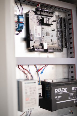 SGR-HW-E210UPS-GY Контроллер СКУД E210 UPS Sigur  ЦБ-00003027