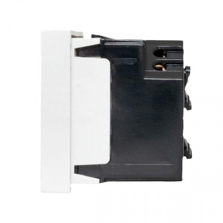 Розетка 45х45 с заземлением 45 градусов быстрозажимные клеммы белая EKF E2MR16-028-10-45-SL