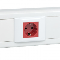 Розетка 45х45 (2 модуля), с заземлением, красная, прямая EKF E2MR16-028-70