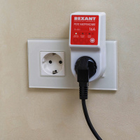 Реле напряжения вилка-розетка 16А REXANT 10-6045