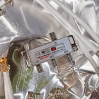 Делитель ТВ х 3 + 4шт. F BOX 5-1000 МГц Silver, REXANT 05-6102