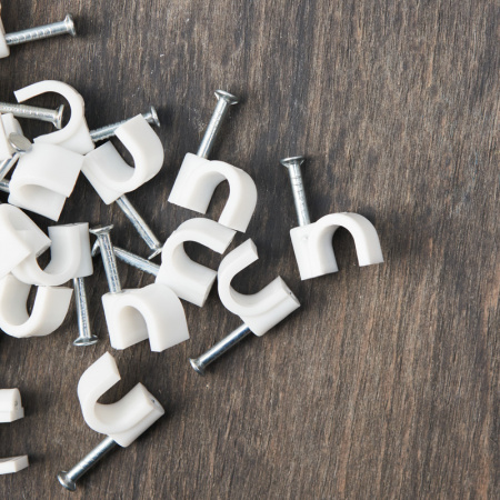 07-4006 Скоба 6мм круглая пластиковая (50 шт) REXANT 