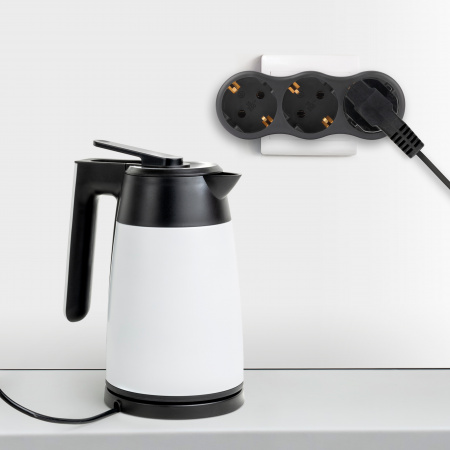 Разветвитель электрический на 3 розетки с заземлением 16А черный SPx-3e-B ЭРА Б0059723