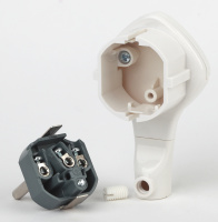 Вилка Ультраплоская c/з 16A с кольцом белая       (10/60/1440) V5(U) ЭРА Б0026331