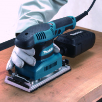 Шлифмашина вибрационная 190Вт, 93х228мм, 4000-11000об/м Makita BO3711