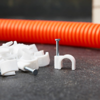 Скоба 8 мм круглая пластиковая (50 шт) REXANT 07-4008